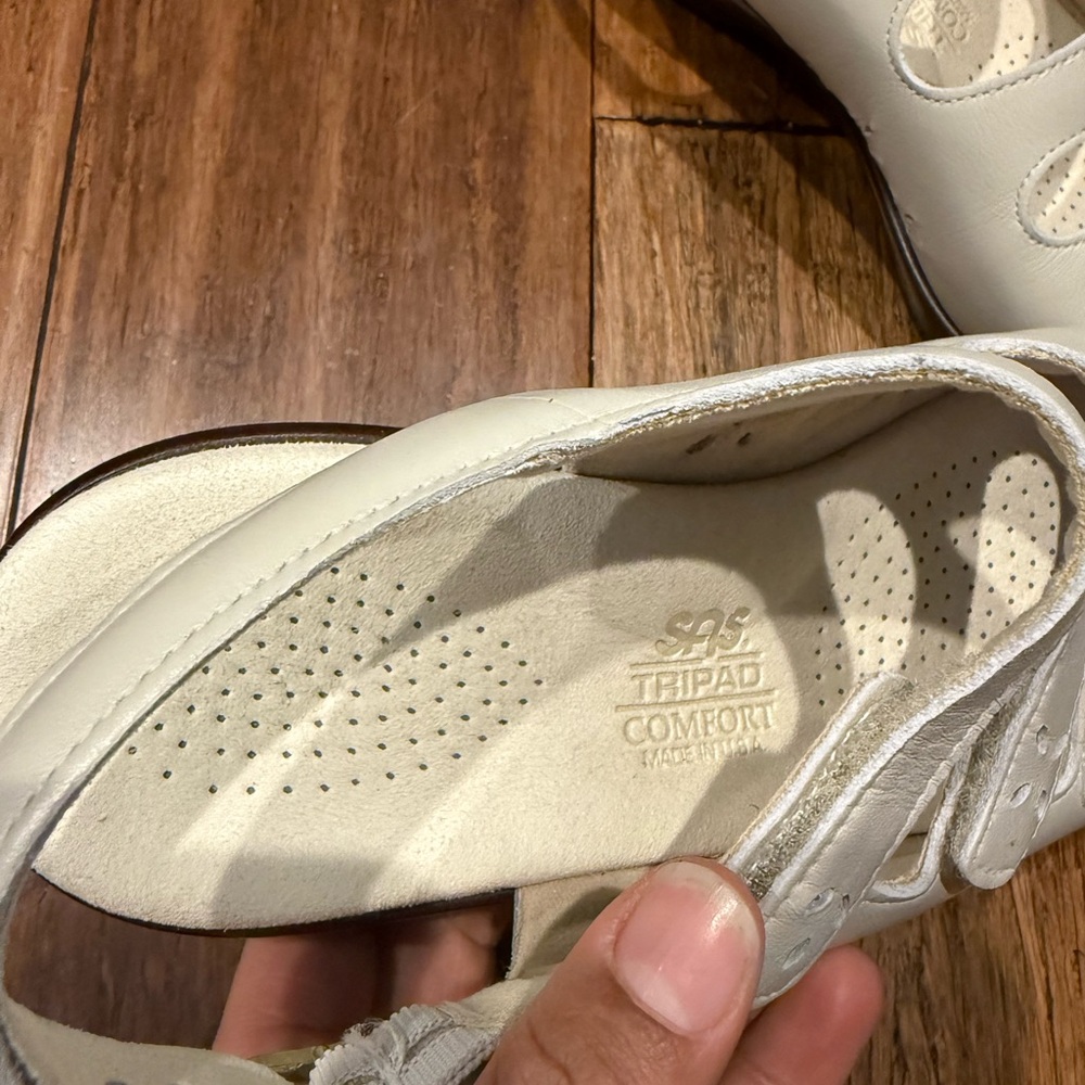 SAS Quatro Slingback Cream Sandals - Picture 3 of 9
